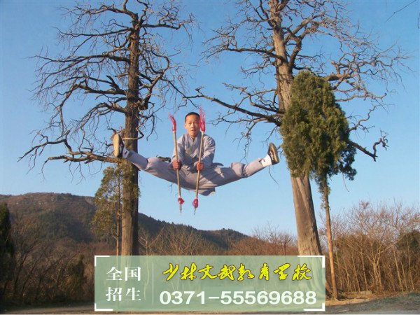 女大學生裸貸背后,家長應做好女生青春期教育引導