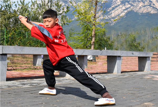 關(guān)注青春叛逆期的孩子成長，需要有一雙敏銳的眼睛